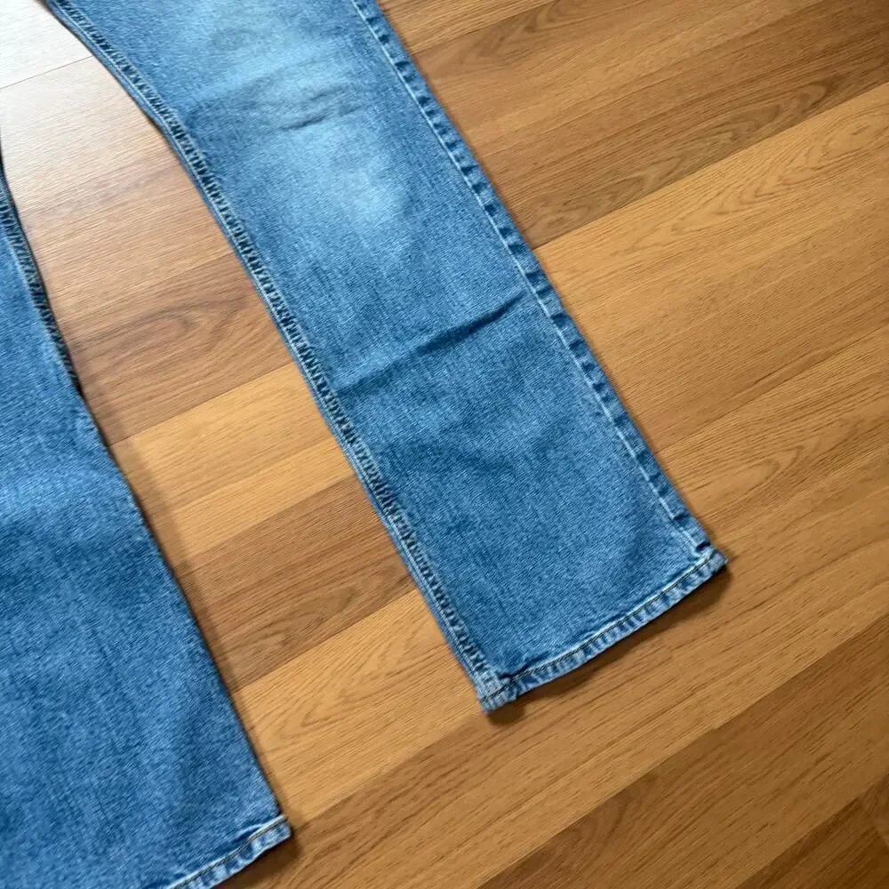 Men's Levi's Strauss Signature Bootcut Light Wash Denim Blue Jeans Sz 32 x 34